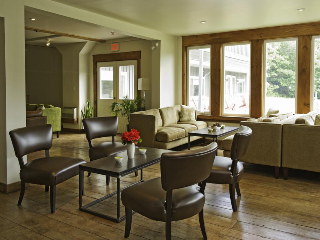 Pine Lodge Muskoka Χάντσβιλ Εξωτερικό φωτογραφία