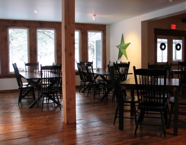 Pine Lodge Muskoka Χάντσβιλ Εξωτερικό φωτογραφία