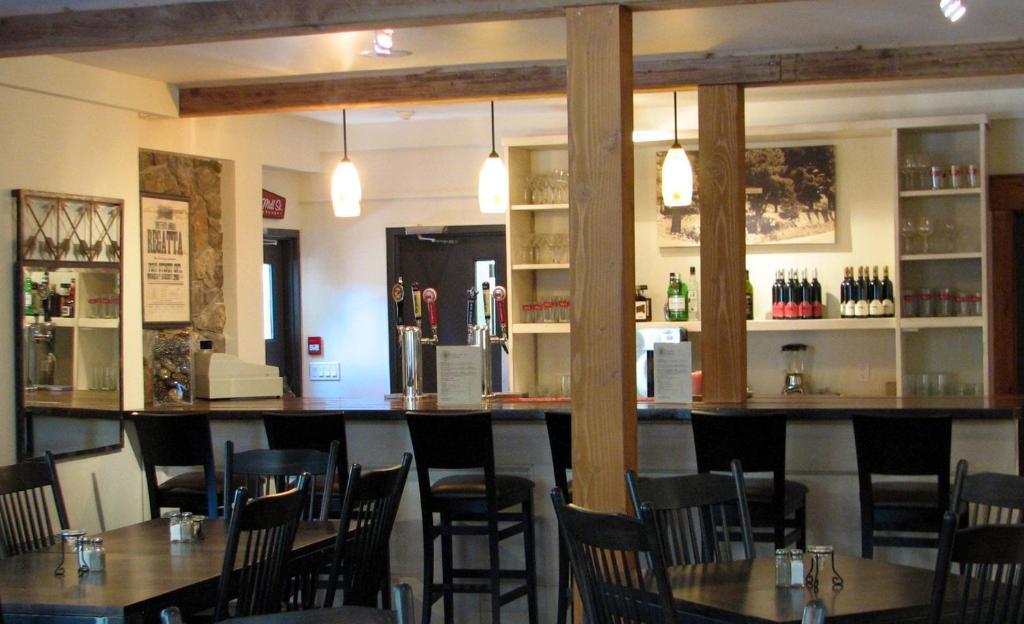 Pine Lodge Muskoka Χάντσβιλ Εξωτερικό φωτογραφία