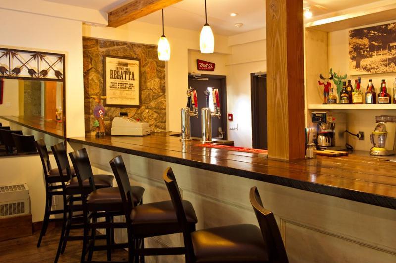 Pine Lodge Muskoka Χάντσβιλ Εξωτερικό φωτογραφία