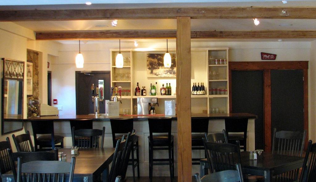 Pine Lodge Muskoka Χάντσβιλ Εξωτερικό φωτογραφία