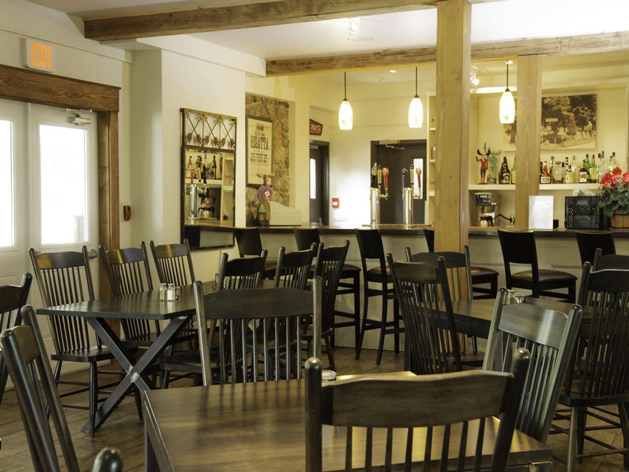 Pine Lodge Muskoka Χάντσβιλ Εξωτερικό φωτογραφία