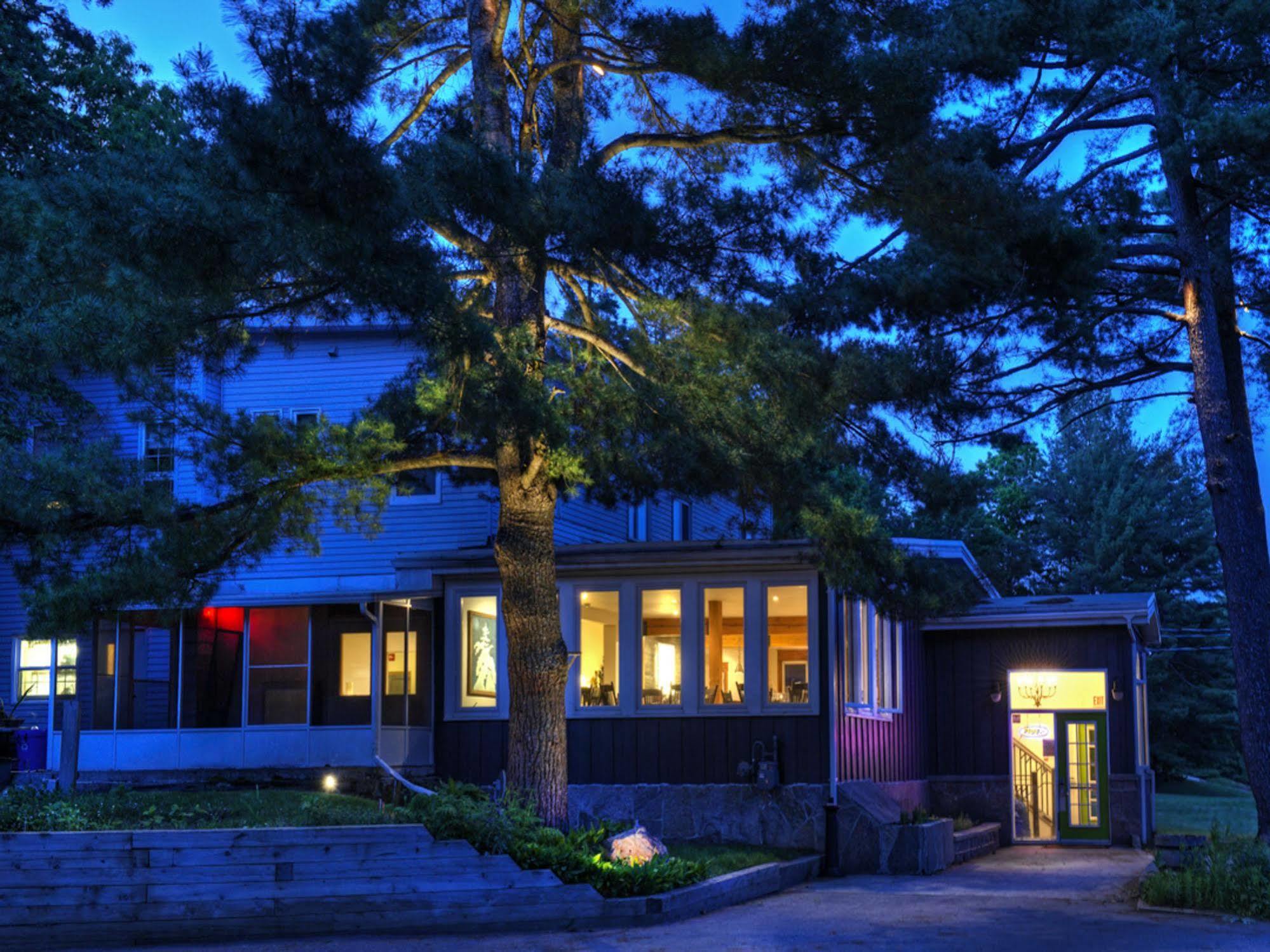 Pine Lodge Muskoka Χάντσβιλ Εξωτερικό φωτογραφία